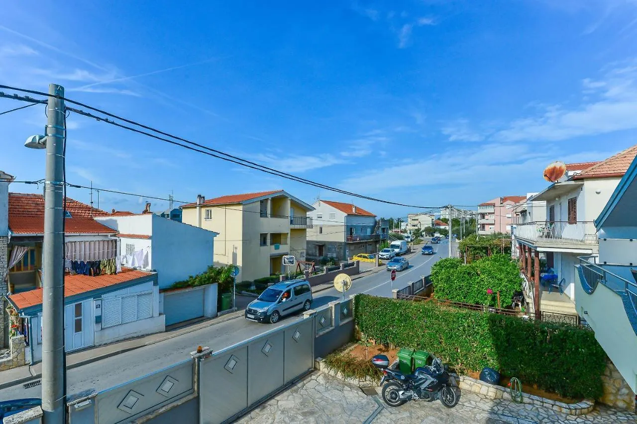 Family Friendly Apartments With A Swimming Pool Zadar - 16336