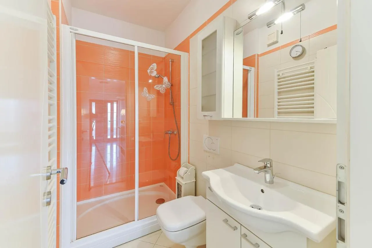Family Friendly Apartments With A Swimming Pool Zadar - 16336