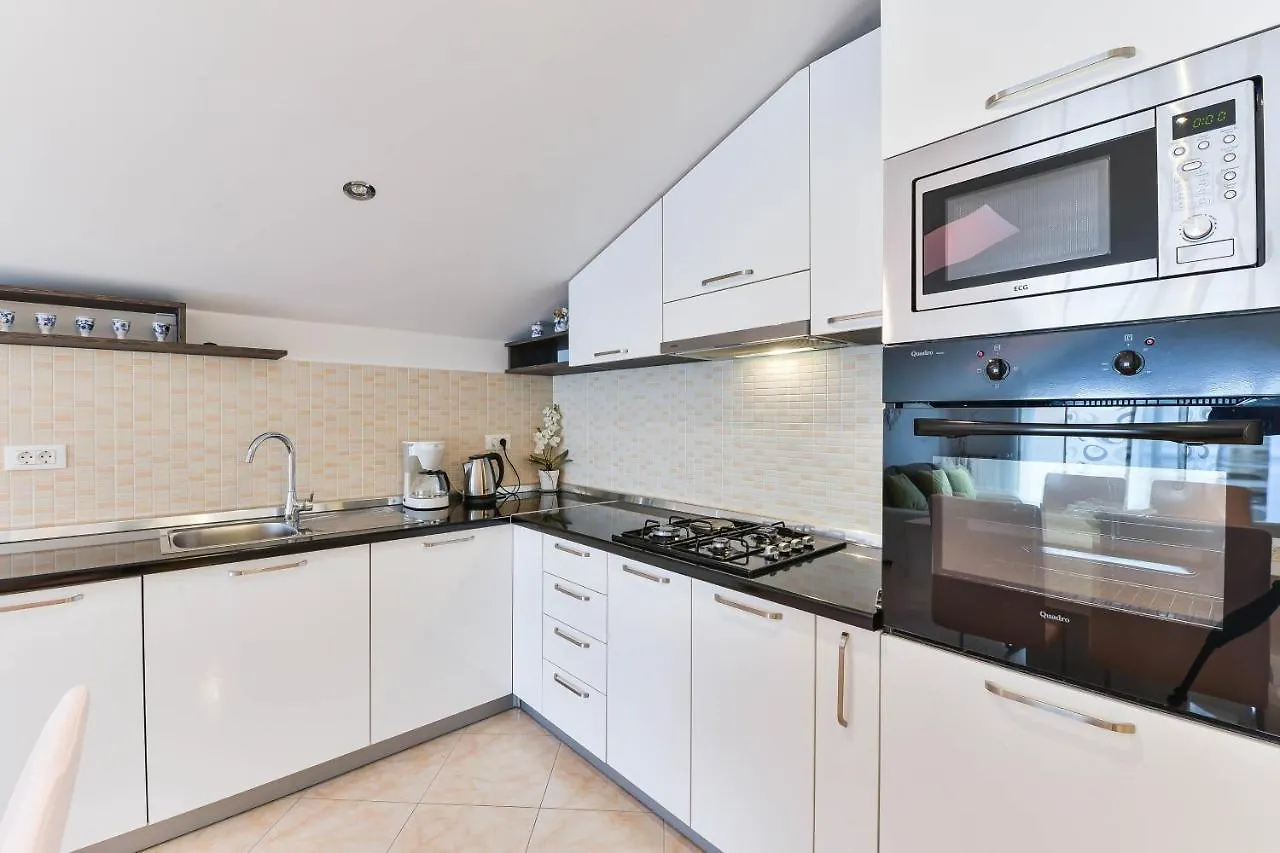 Family Friendly Apartments With A Swimming Pool Zadar - 16336