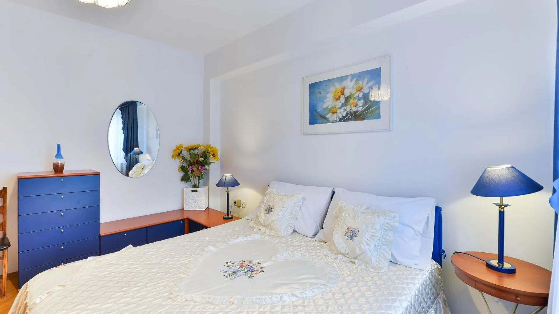 Family Friendly Apartments With A Swimming Pool Zadar - 16336