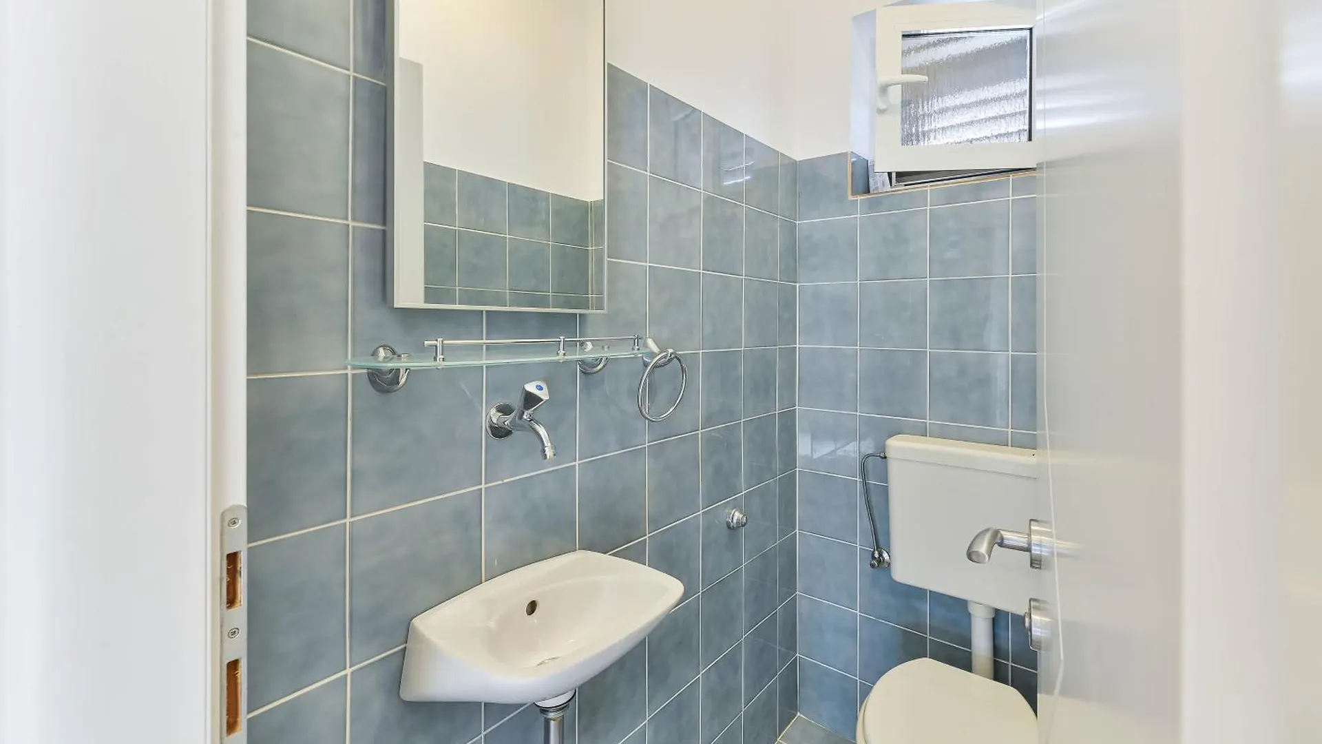 Family Friendly Apartments With A Swimming Pool Zadar - 16336 0*,