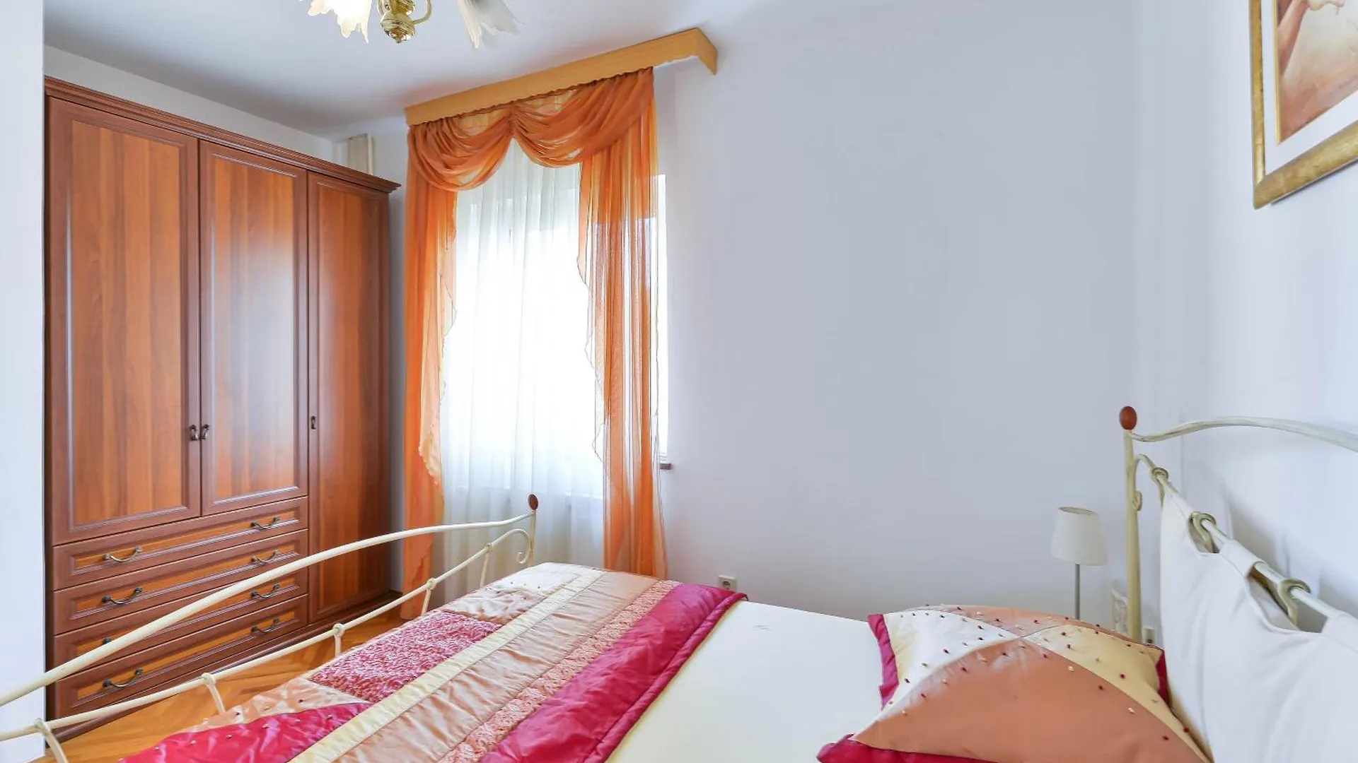 Family Friendly Apartments With A Swimming Pool Zadar - 16336 Croatia