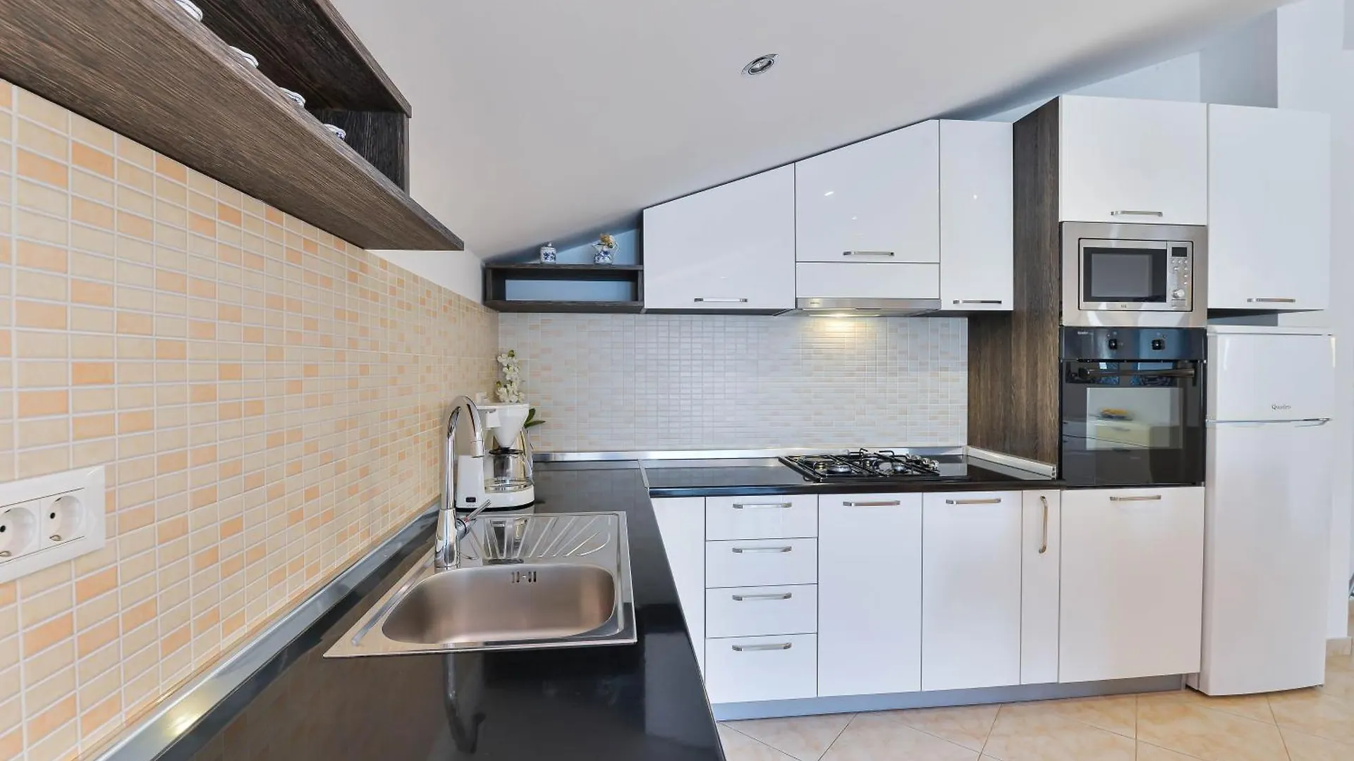 Family Friendly Apartments With A Swimming Pool Zadar - 16336 Croatia