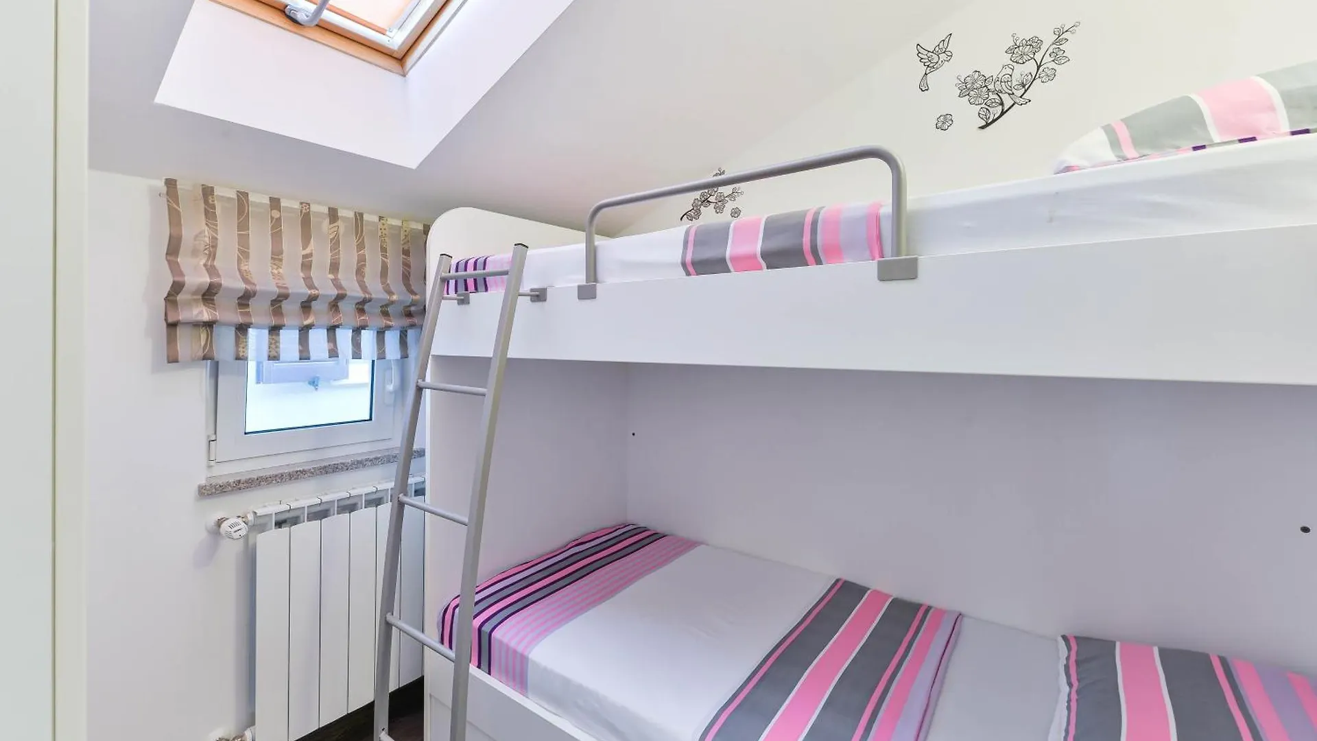 Family Friendly Apartments With A Swimming Pool Zadar - 16336